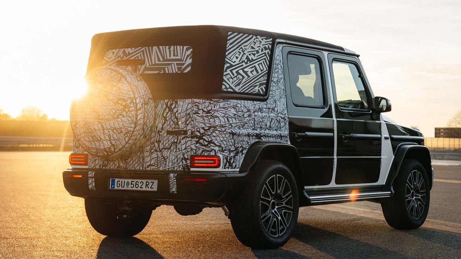 Πλησιάζει στην πρεμιέρα της η νέα κάμπριο Mercedes G-Class 
